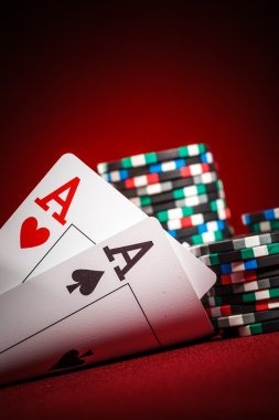 homtogel app interface showing live-dealer tables and football betting markets